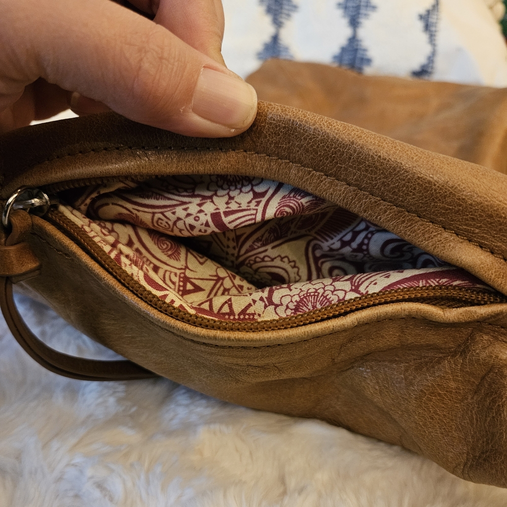 HOBO Tan Leather Shoulder Bag - Picture 4 of 12